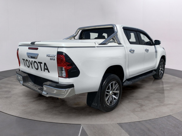 Toyota Hilux 2017/ White RHD Diesel AT Pickup 4WD view 24