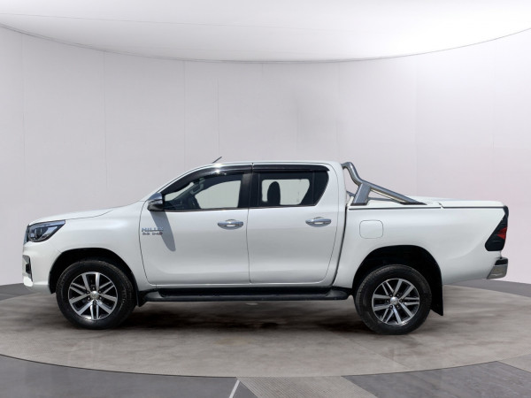 Toyota Hilux 2017/ White RHD Diesel AT Pickup 4WD view 26