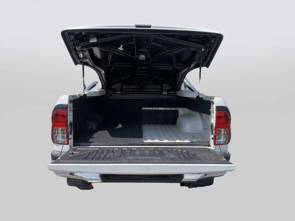 Toyota Hilux 2017/ White RHD Diesel AT Pickup 4WD view 27