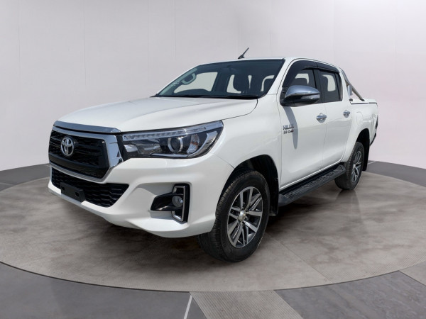 Toyota Hilux 2017/ White RHD Diesel AT Pickup 4WD view 29