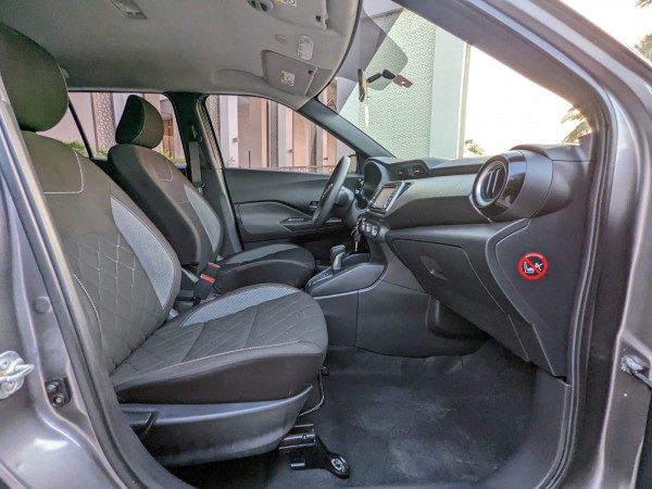 Nissan Kicks 2018  Grey LHD Petrol AT SUV Crossover 2WD view 2
