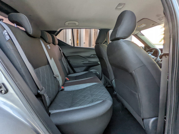 Nissan Kicks 2018  Grey LHD Petrol AT SUV Crossover 2WD view 3