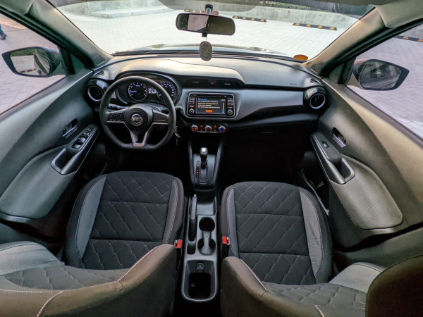 Nissan Kicks 2018  Grey LHD Petrol AT SUV Crossover 2WD view 4