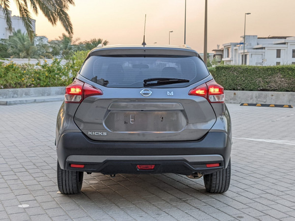 Nissan Kicks 2018  Grey LHD Petrol AT SUV Crossover 2WD view 13