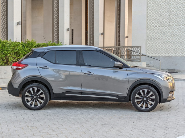 Nissan Kicks 2018  Grey LHD Petrol AT SUV Crossover 2WD view 14