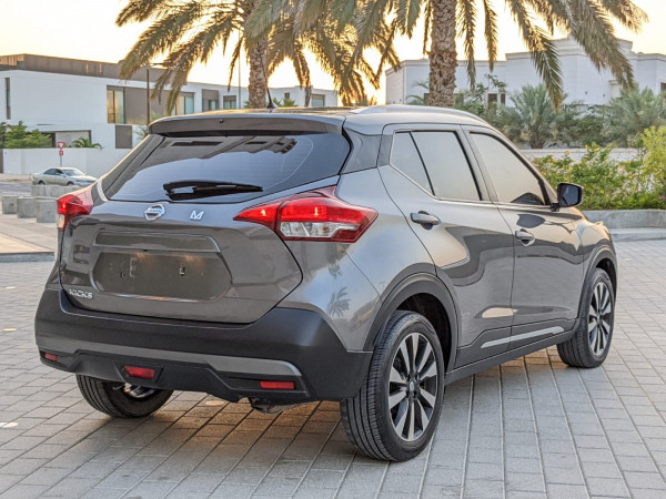 Nissan Kicks 2018  Grey LHD Petrol AT SUV Crossover 2WD view 15