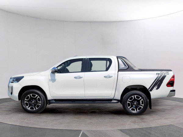 Toyota Hilux 2021/ White RHD Diesel AT Pickup 4WD