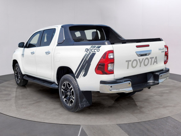 Toyota Hilux 2021/ White RHD Diesel AT Pickup 4WD view 5