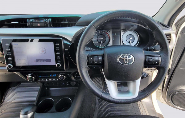 Toyota Hilux 2021/ White RHD Diesel AT Pickup 4WD view 9