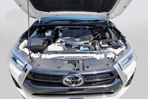 Toyota Hilux 2021/ White RHD Diesel AT Pickup 4WD view 11