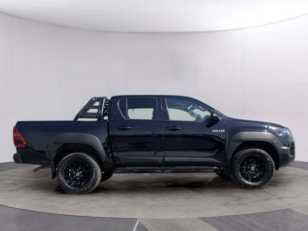 Toyota Hilux 2021/ Black RHD Diesel AT Pickup 4WD view 3