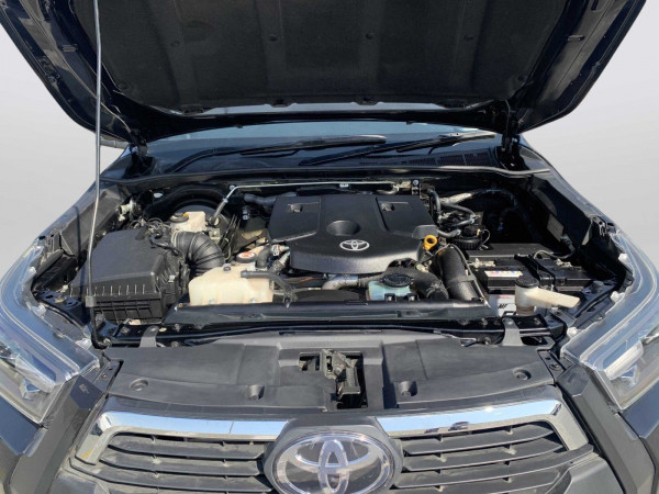 Toyota Hilux 2021/ Black RHD Diesel AT Pickup 4WD view 5
