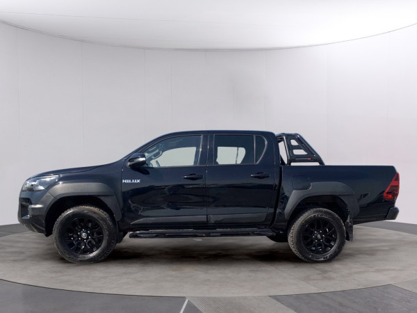 Toyota Hilux 2021/ Black RHD Diesel AT Pickup 4WD view 9