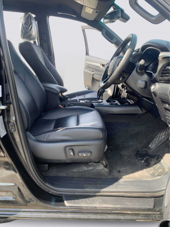 Toyota Hilux 2021/ Black RHD Diesel AT Pickup 4WD view 16
