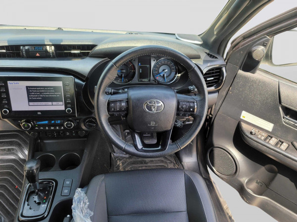 Toyota Hilux 2021/ Grey RHD Diesel AT Pickup 4WD view 9