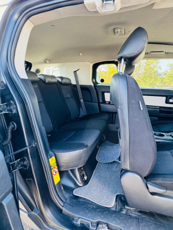 Toyota FJ Cruiser 2008  Black LHD Petrol AT SUV 4WD view 8