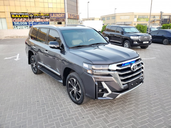 Toyota Land Cruiser 2009/ Grey LHD Petrol AT SUV 4WD view 3