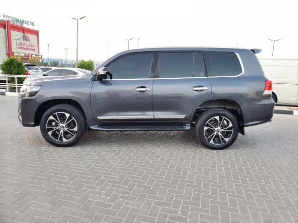 Toyota Land Cruiser 2009/ Grey LHD Petrol AT SUV 4WD view 18
