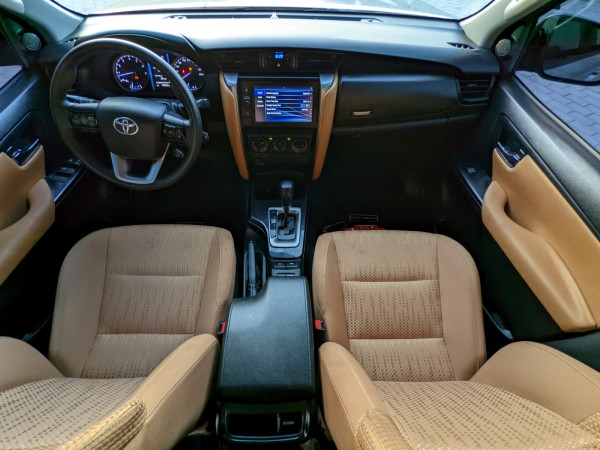 Toyota Fortuner 2023/ Silver LHD Petrol AT SUV 4WD view 5