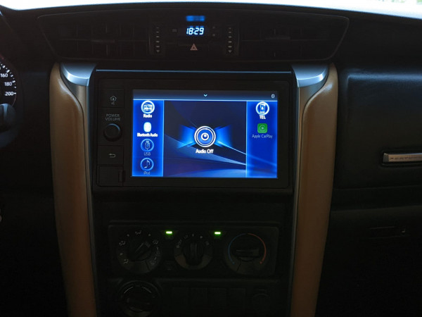 Toyota Fortuner 2023/ Silver LHD Petrol AT SUV 4WD view 9