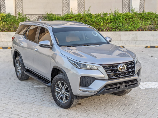 Toyota Fortuner 2023/ Silver LHD Petrol AT SUV 4WD view 14