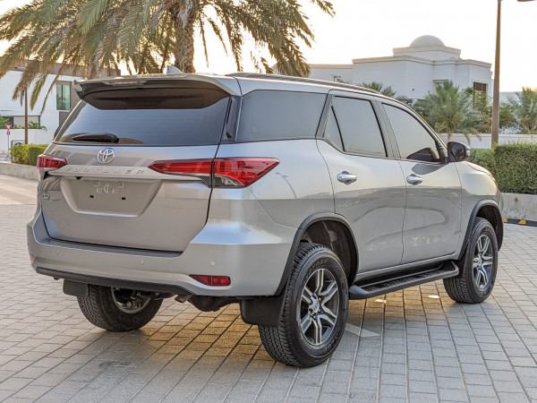 Toyota Fortuner 2023/ Silver LHD Petrol AT SUV 4WD view 17