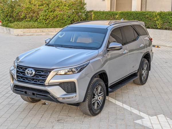 Toyota Fortuner 2023/ Silver LHD Petrol AT SUV 4WD view 21