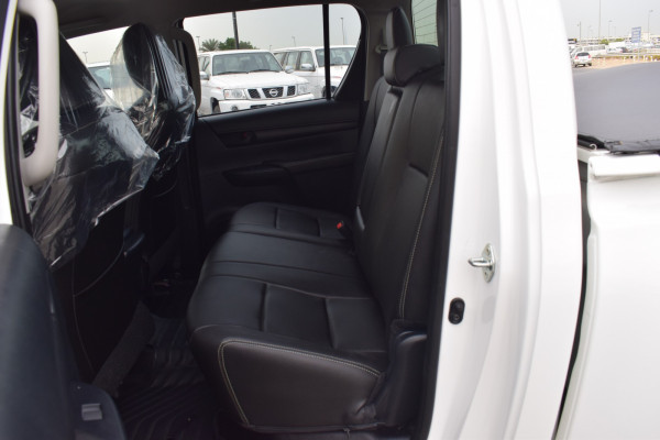Toyota Hilux 2022/ White RHD Diesel AT Pickup 4WD view 4