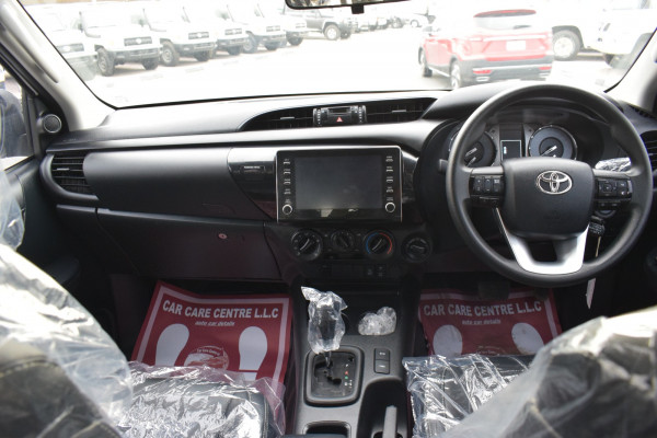 Toyota Hilux 2022/ White RHD Diesel AT Pickup 4WD view 5