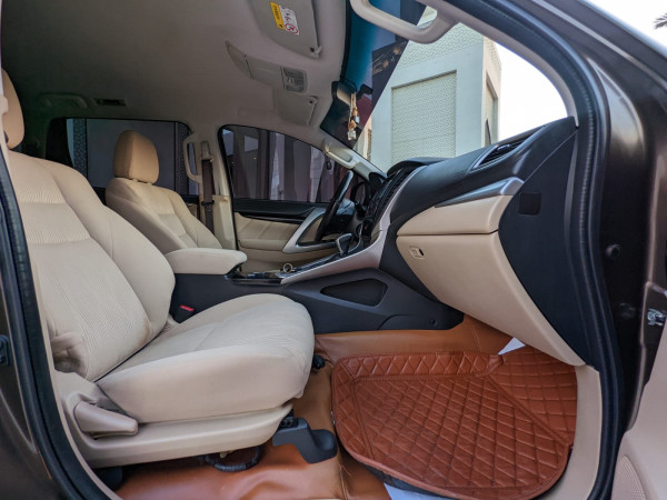 Mitsubishi Montero 2017/ Brown LHD Petrol AT SUV 2WD view 2