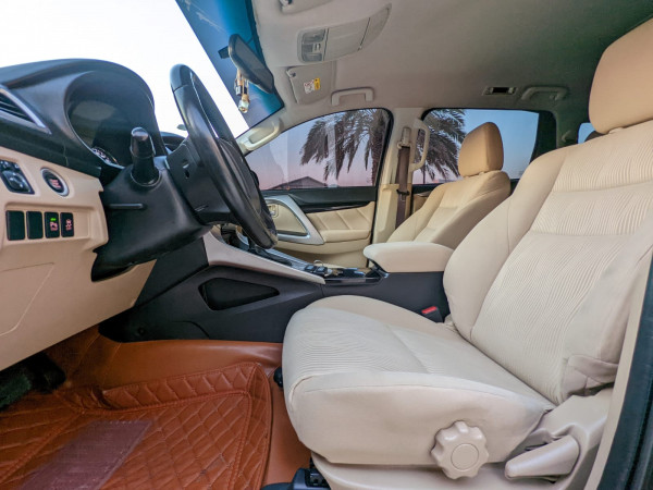 Mitsubishi Montero 2017/ Brown LHD Petrol AT SUV 2WD view 8
