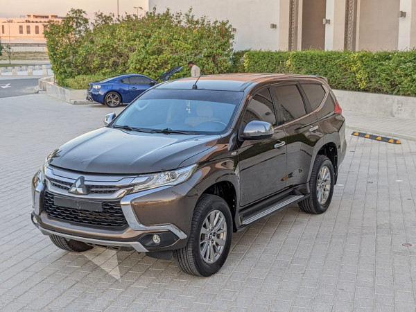 Mitsubishi Montero 2017/ Brown LHD Petrol AT SUV 2WD view 11