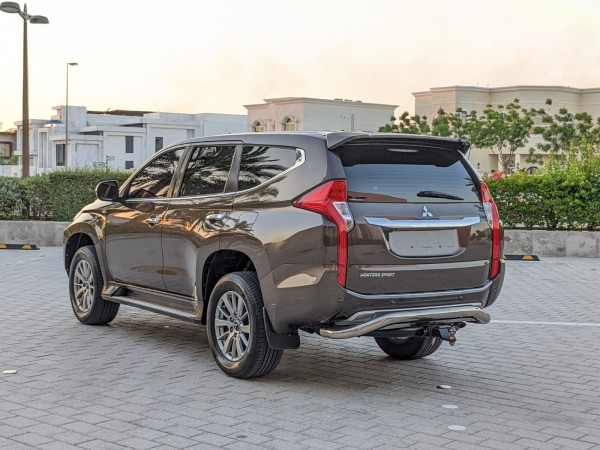 Mitsubishi Montero 2017/ Brown LHD Petrol AT SUV 2WD view 12