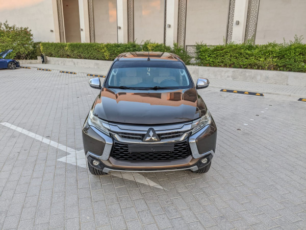 Mitsubishi Montero 2017/ Brown LHD Petrol AT SUV 2WD view 15