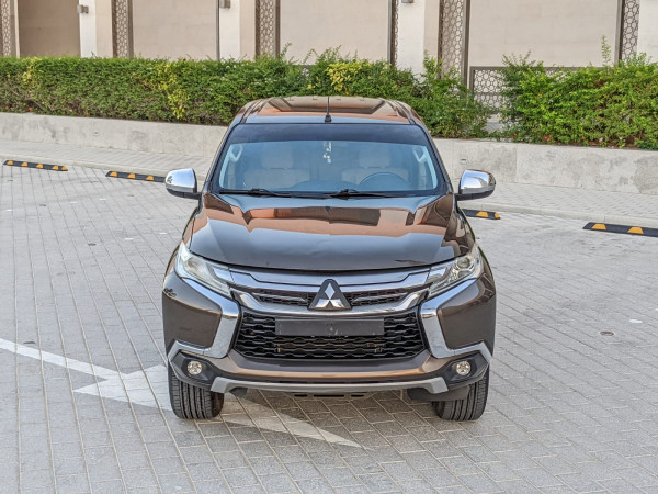 Mitsubishi Montero 2017/ Brown LHD Petrol AT SUV 2WD view 16