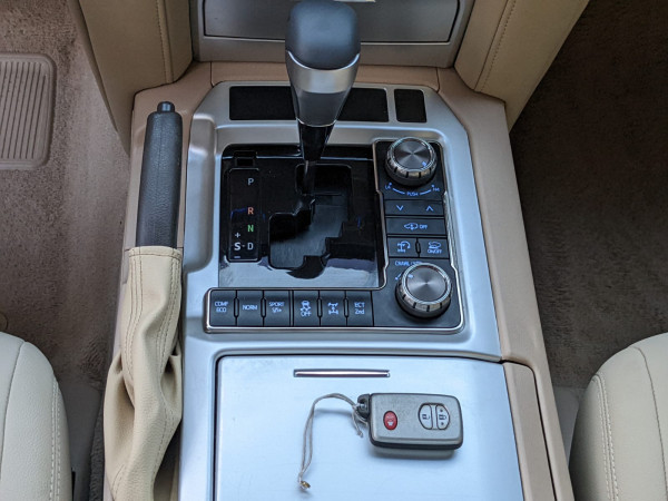 Toyota Land Cruiser 2013/ Black LHD Petrol AT SUV 4WD view 5