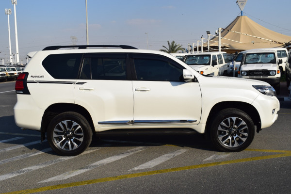 Toyota Prado 2017/ White RHD Petrol AT SUV 4WD view 19