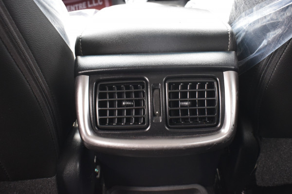 Toyota Hilux 2020/ Brown RHD Diesel AT Pickup 4WD view 3