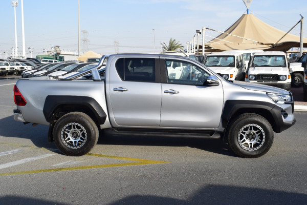 Toyota Hilux 2017/ Silver RHD Diesel MT Pickup 4WD