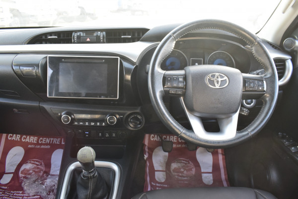 Toyota Hilux 2017/ Silver RHD Diesel MT Pickup 4WD view 6