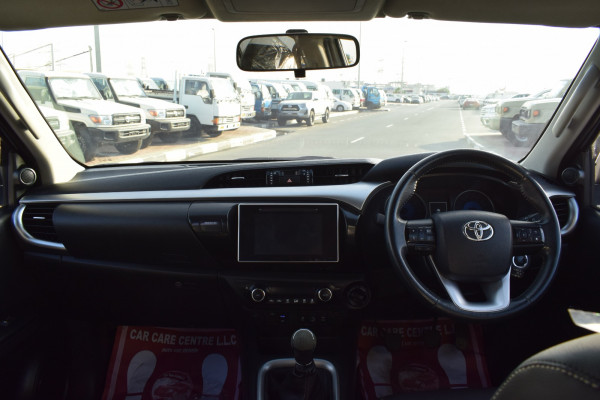 Toyota Hilux 2017/ Silver RHD Diesel MT Pickup 4WD view 8