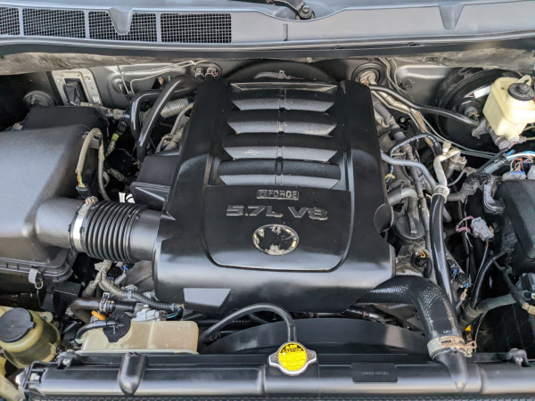Toyota Tundra 2011/ Black LHD Petrol AT Pickup 4WD view 5