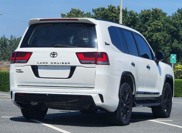 Toyota Land Cruiser 2011/ White LHD Petrol AT SUV 4WD view 7