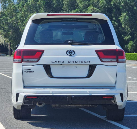 Toyota Land Cruiser 2011/ White LHD Petrol AT SUV 4WD view 8