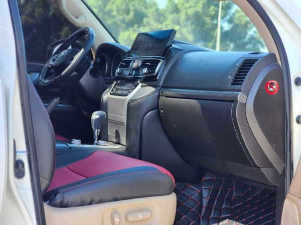 Toyota Land Cruiser 2011/ White LHD Petrol AT SUV 4WD view 12