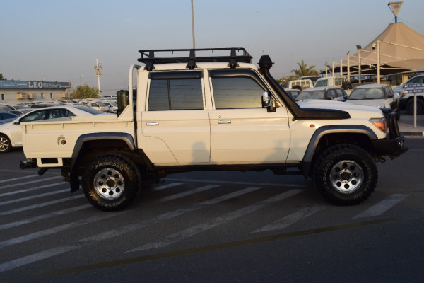Toyota Land Cruiser Pickup 2017/ White RHD Diesel MT Pickup 4WD view 17