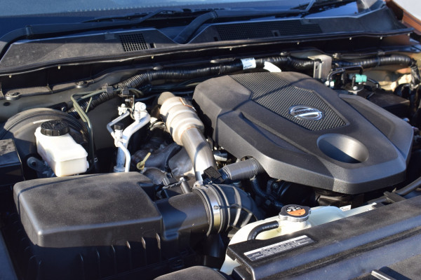 Nissan Navara 2015/ Orange RHD Diesel AT Pickup 4WD view 15