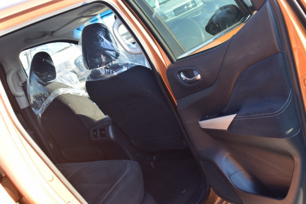 Nissan Navara 2015/ Orange RHD Diesel AT Pickup 4WD view 16