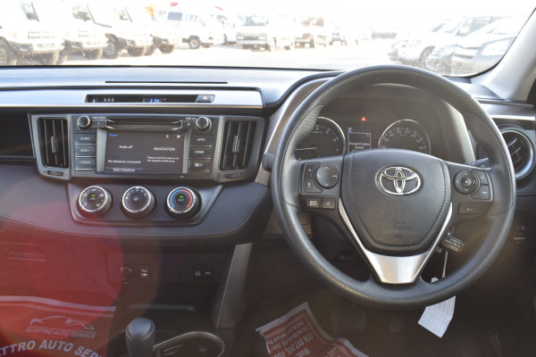 Toyota RAV 4 2018/ Silver RHD Petrol AT SUV Crossover 2WD view 7