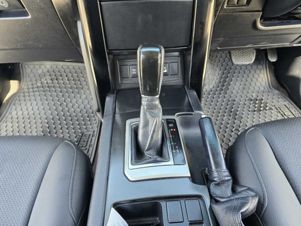 Toyota LAND CRUISER PRADO 2015/ Grey RHD Diesel AT SUV 4WD view 3